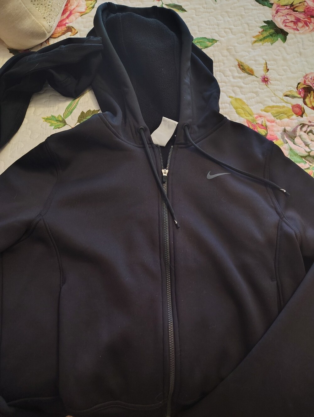 Nike Black Therma Fit Cropped Full-Zip Hooded Jacket with Subtle Swoosh